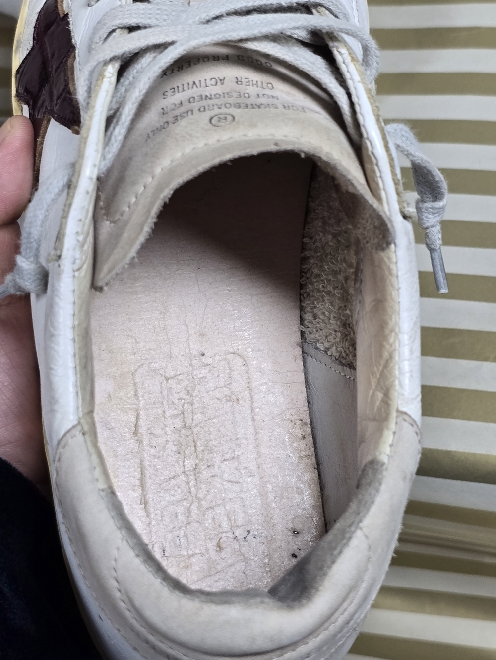 Golden Goose White Sneakers with Gray Suede and Burgundy Star Size 40 - Picture 14 of 15